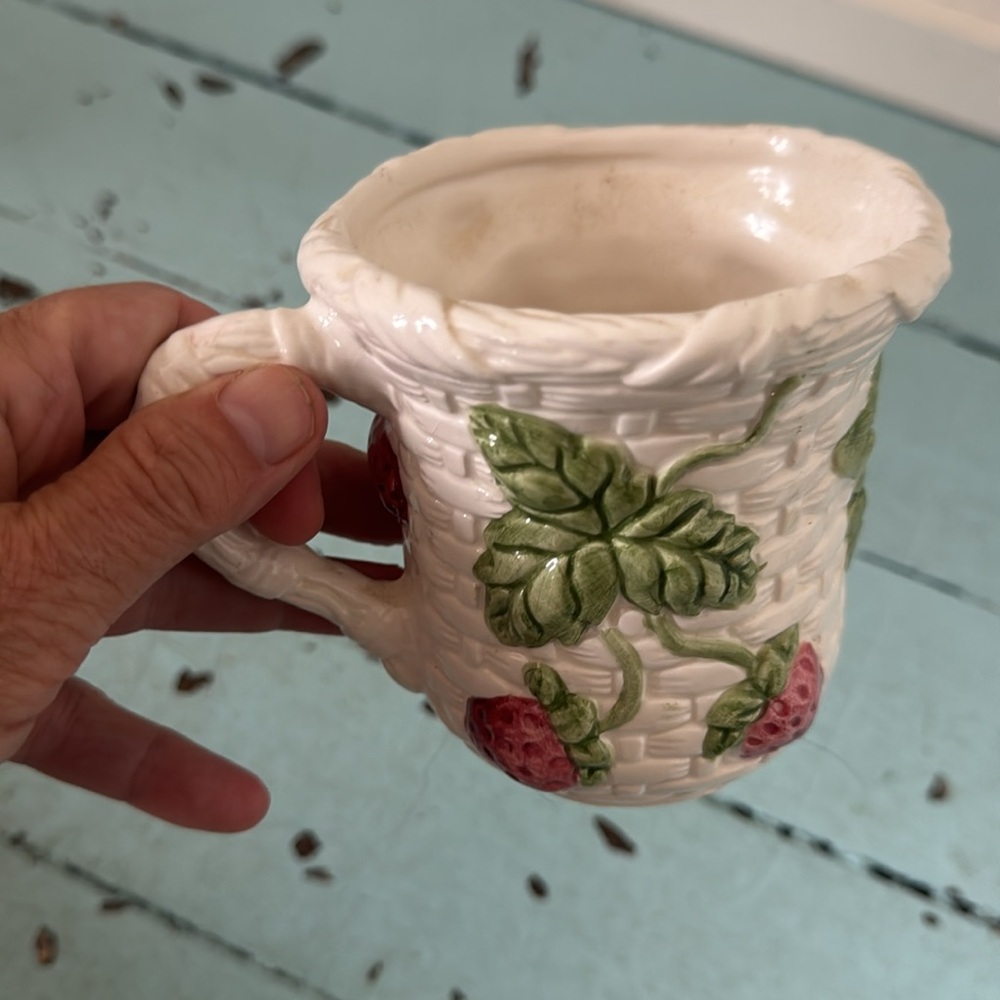 Vintage Strawberry Ceramic Mug. White Wicker Pattern PHPONY